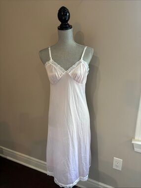 Vintage Deena Classic Lace-Trim Slip Nightgown in Light Pink size 36